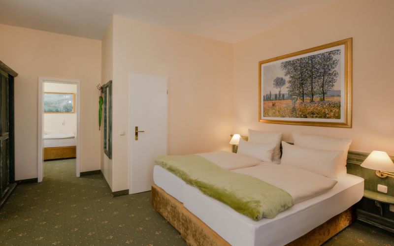 Doppelzimmer Landseite im Chalet Vineta